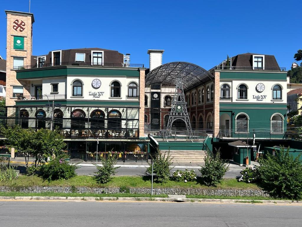 Pousada Luis XV Campos do Jordão Eksteriør bilde The station building in 2018