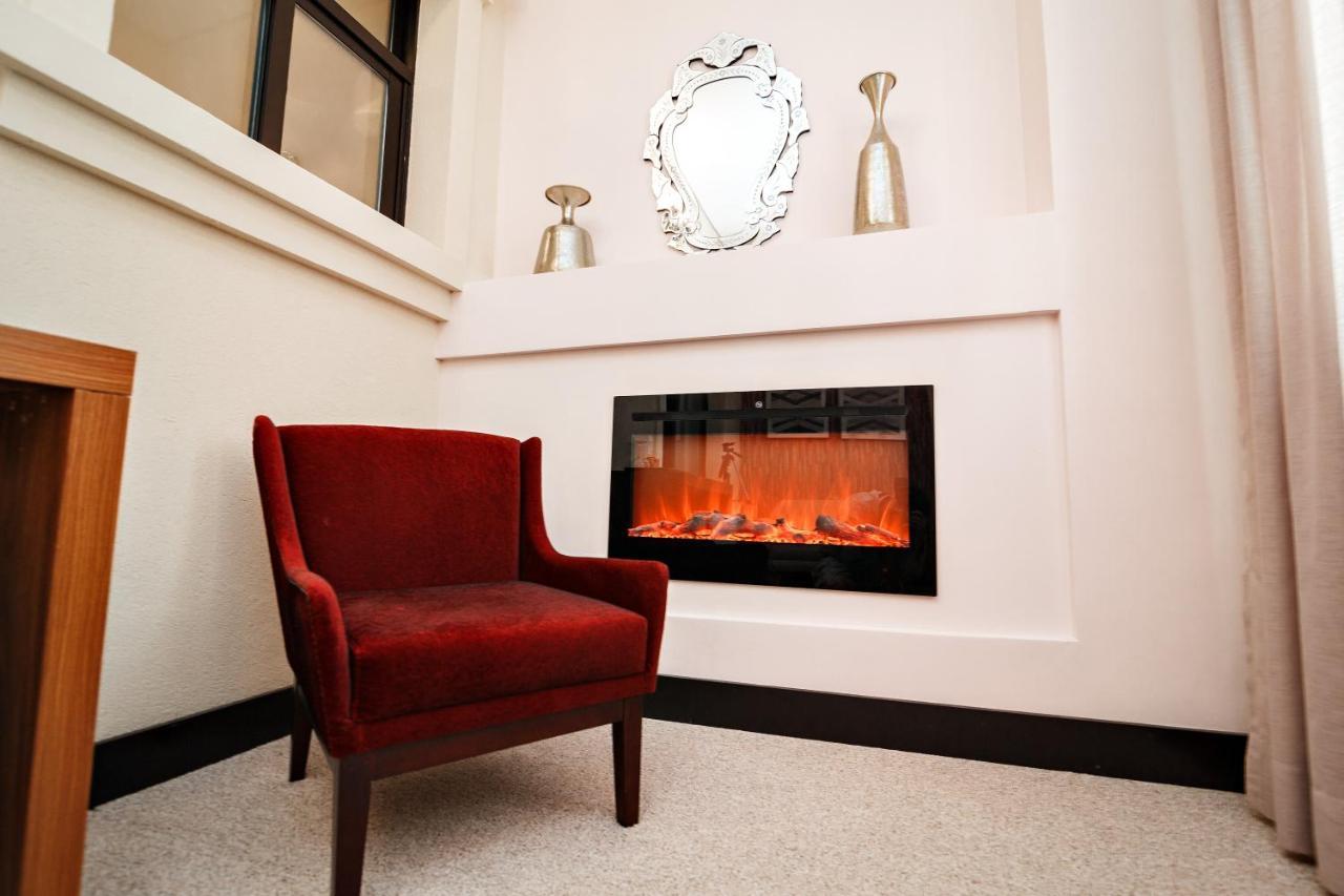 Pousada Luis XV Campos do Jordão Eksteriør bilde A fireplace in a home