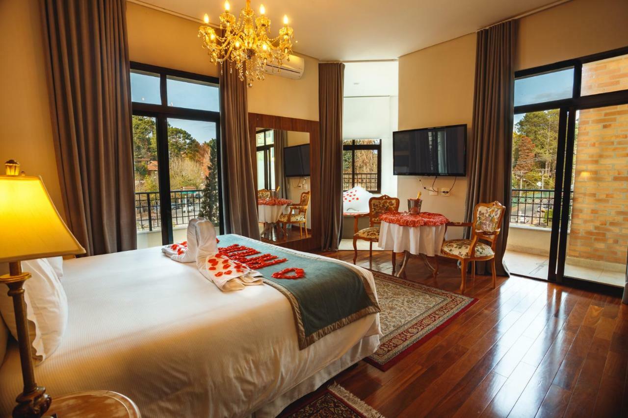 Pousada Luis XV Campos do Jordão Eksteriør bilde A bedroom at the hotel
